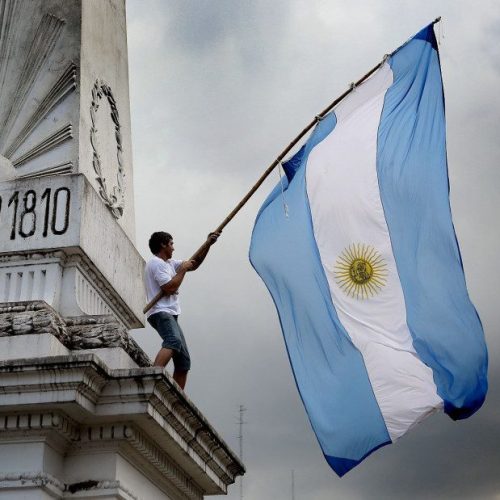 La resignación no hace historia, construyamos la alternativa nacional